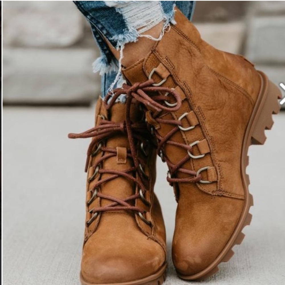 Sorel Phoenix Short Lace  waterproof Boot